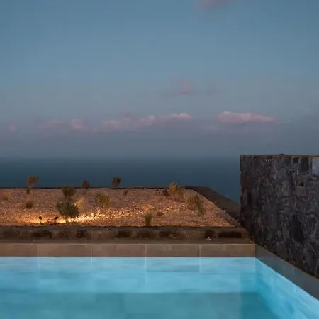 Exquisite Santorini | 1 Bedroom | Kurosaki | Breathtaking Sea Views And Outdoor Heated Pool | Imerovigli * Βούρβουλος