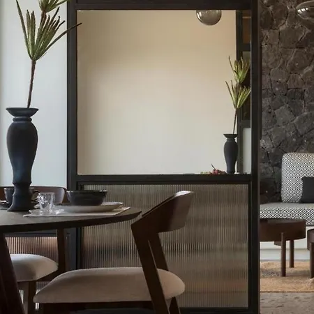 Exquisite Santorini | 1 Bedroom | Kurosaki | Breathtaking Sea Views And Outdoor Heated Pool | Imerovigli * Βούρβουλος