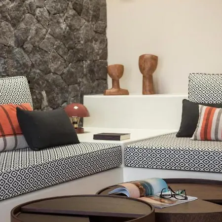 Exquisite Santorini | 1 Bedroom | Kurosaki | Breathtaking Sea Views And Outdoor Heated Pool | Imerovigli * Vourvoúlos